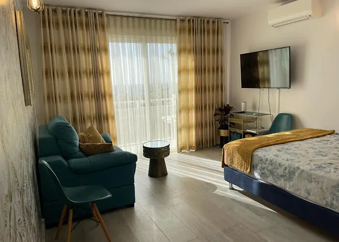 Lux Апартаменты *